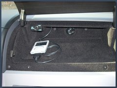 19_-_iPOD_Handschuhfach.JPG