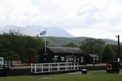 Fort_William_Caledonian_Canal.JPG